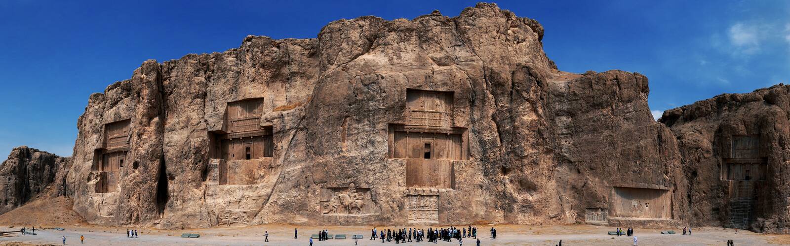 Hanging around the Sassanid Territory